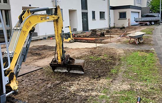 Alten Zaun abreissen und planieren