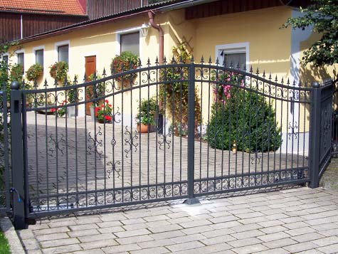 Moderner Kunstschmiedezaun