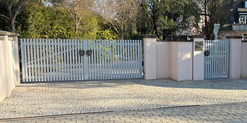 Der geradlinige Zaun Modern Art