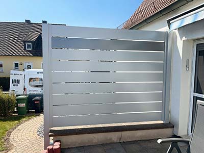 Sichtschutz-Zaun für Reihenhaus-Terrasse